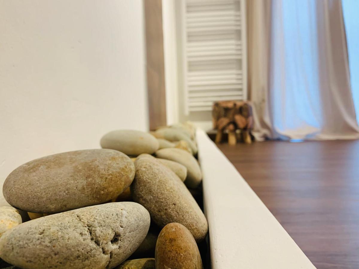 Rose Appartement Manosque Buitenkant foto