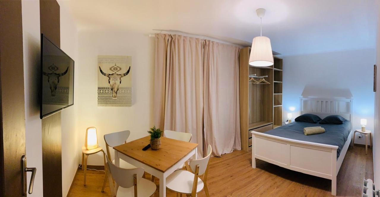 Rose Appartement Manosque Buitenkant foto