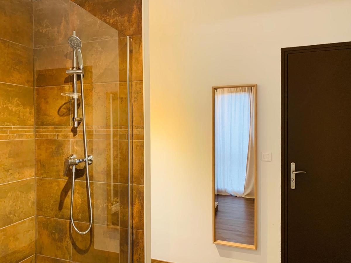 Rose Appartement Manosque Buitenkant foto